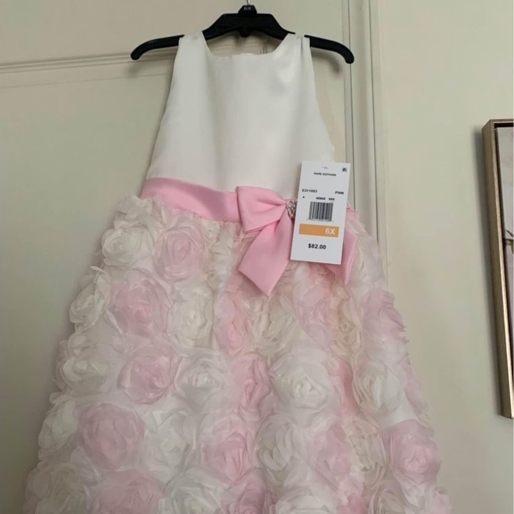 Size 6x pink and white girl dress. Nwt